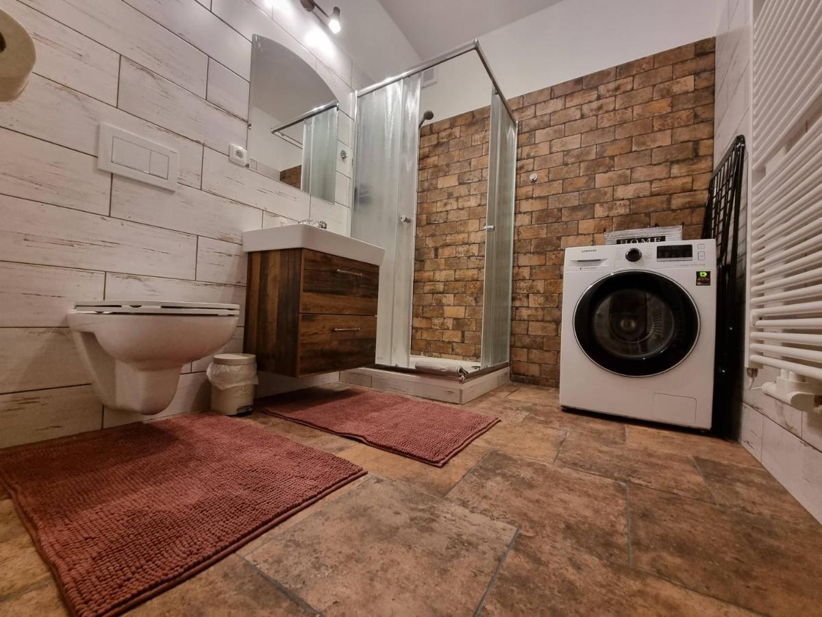 Luxusni Studio Na Velkem Namesti, Wi-Fi, Netflix Hradec Králové Dış mekan fotoğraf