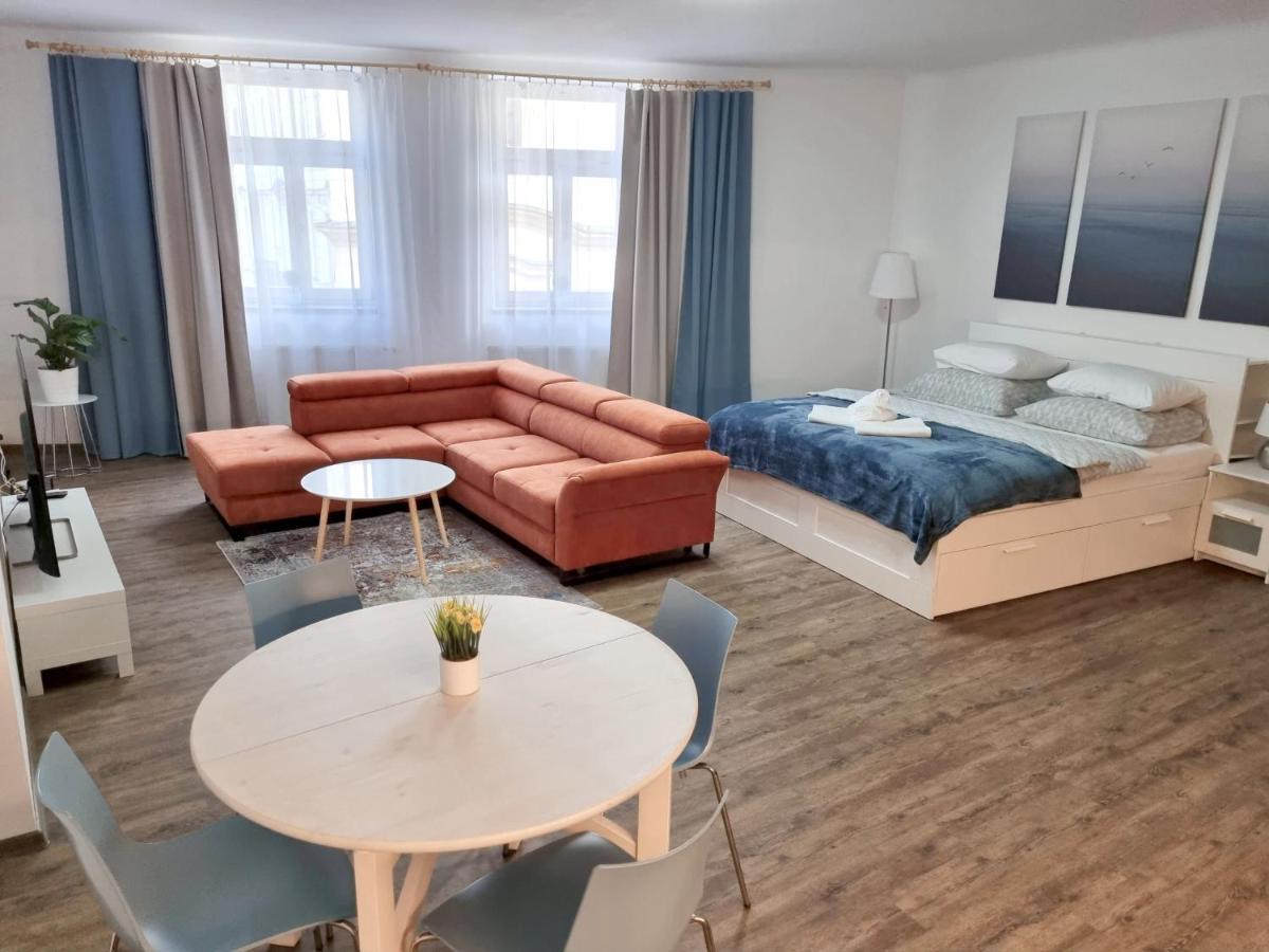 Luxusni Studio Na Velkem Namesti, Wi-Fi, Netflix Hradec Králové Dış mekan fotoğraf