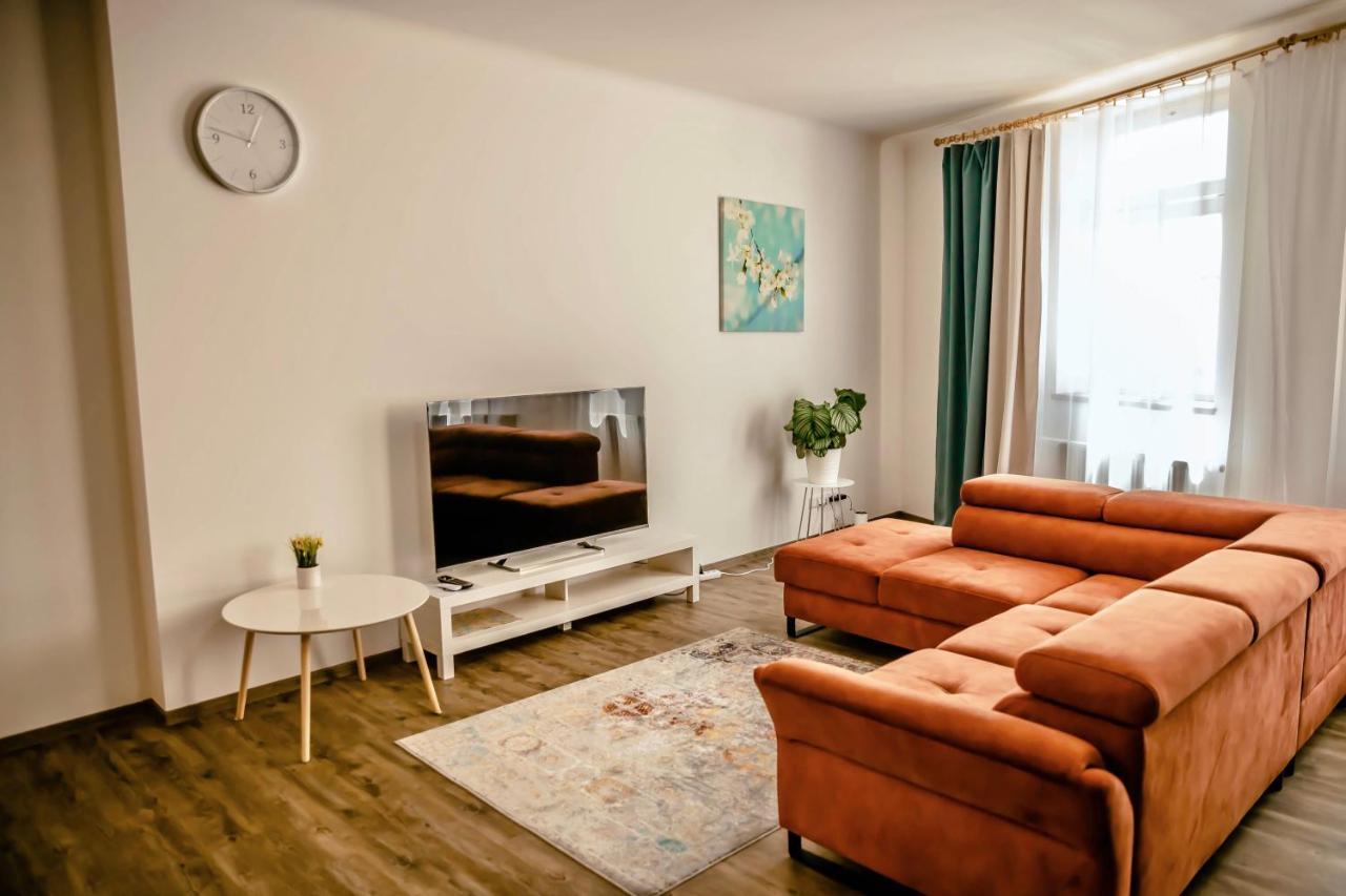 Luxusni Studio Na Velkem Namesti, Wi-Fi, Netflix Hradec Králové Dış mekan fotoğraf